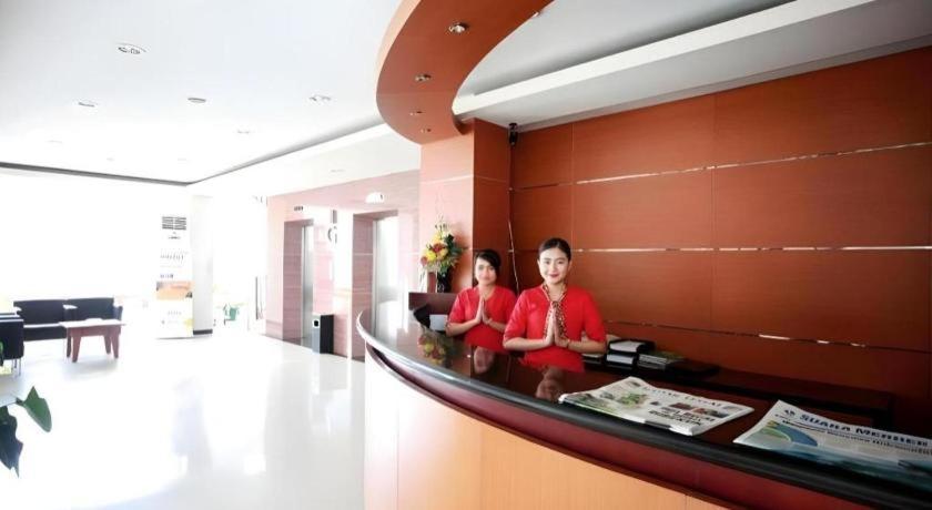Karlita Hotel Tegal Eksteriør bilde