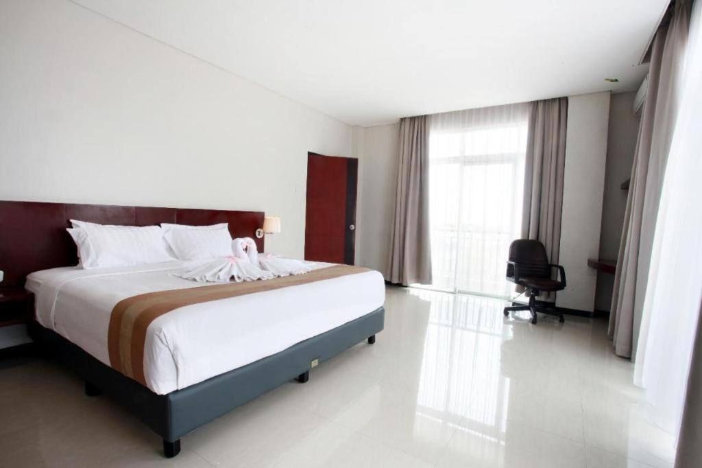 Karlita Hotel Tegal Eksteriør bilde