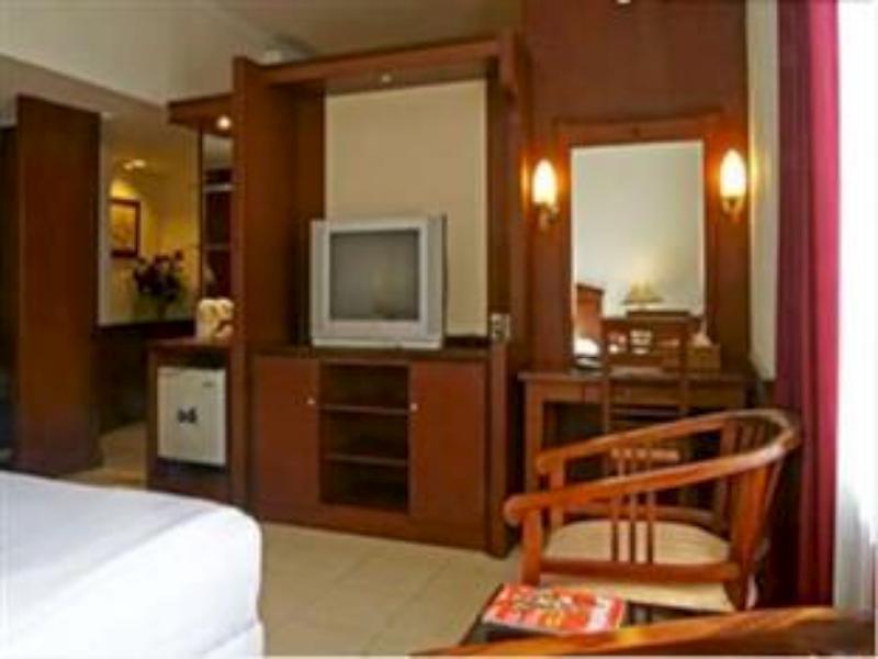 Karlita Hotel Tegal Eksteriør bilde