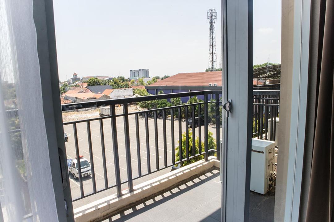 Karlita Hotel Tegal Eksteriør bilde