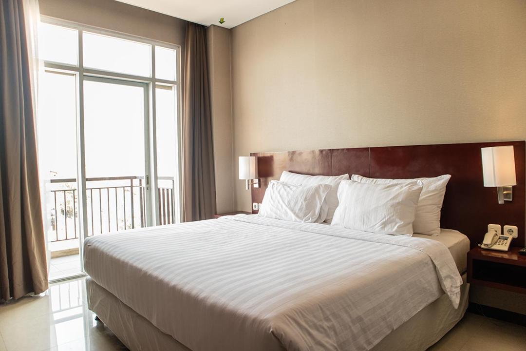 Karlita Hotel Tegal Eksteriør bilde